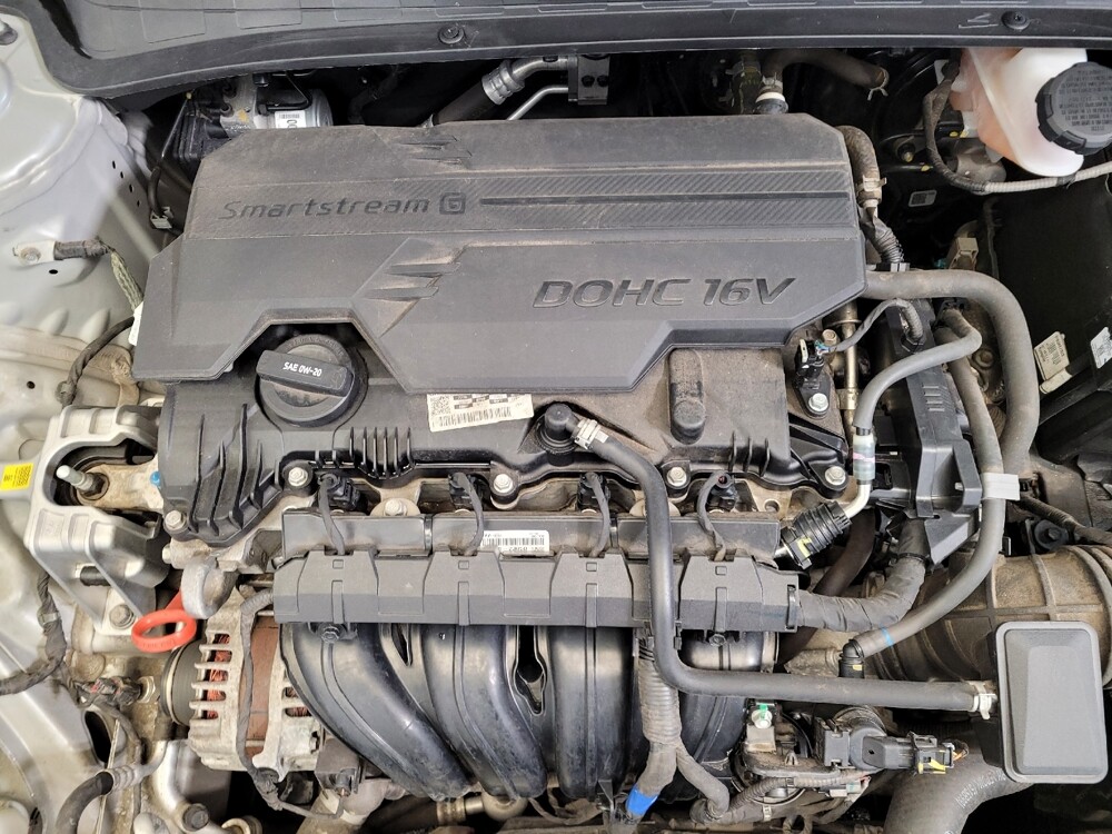 2022 Hyundai Elantra in Fairfield, OH 45014 - 18106202 30