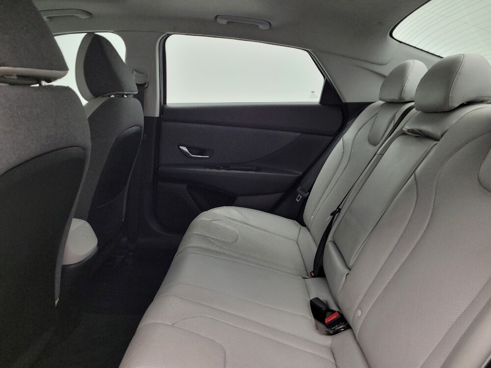 2022 Hyundai Elantra in Fairfield, OH 45014 - 18106202 18