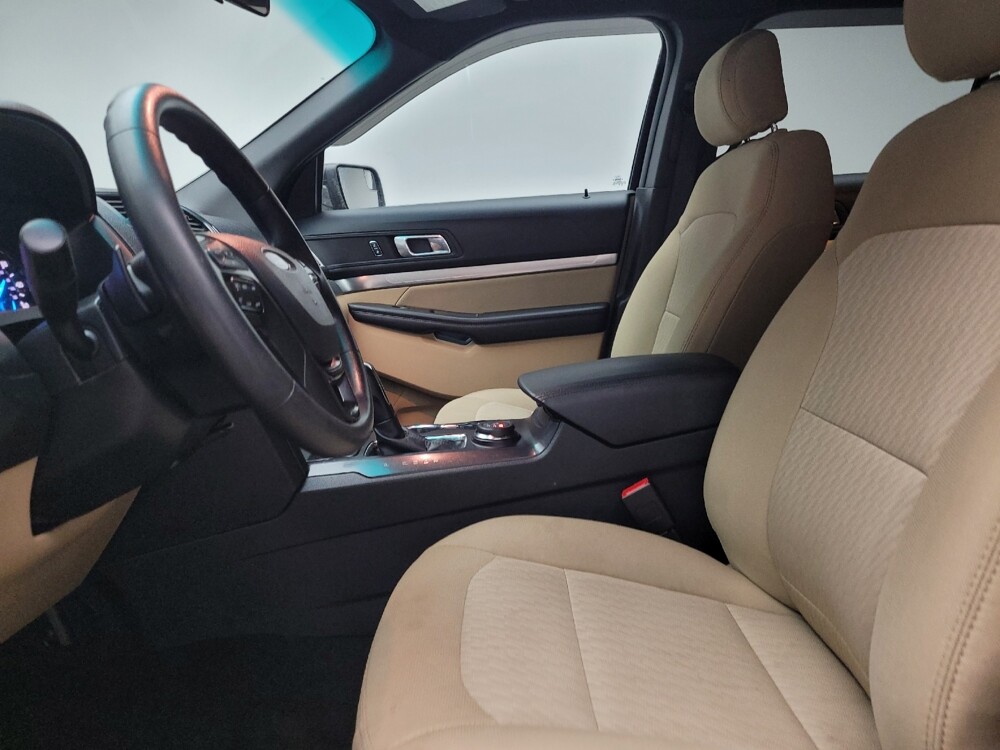 2017 Ford Explorer in Taylor, MI 48180 - 18106205 17