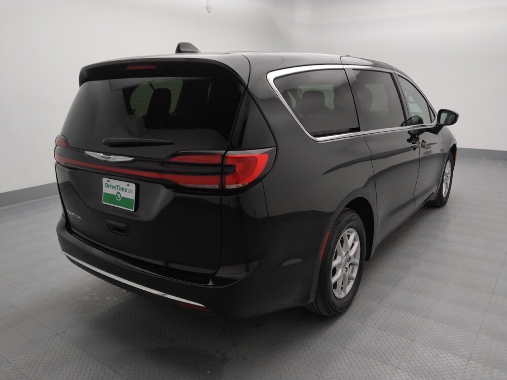 2023 Chrysler Pacifica in Independence, MO 64055 - 18106229 9