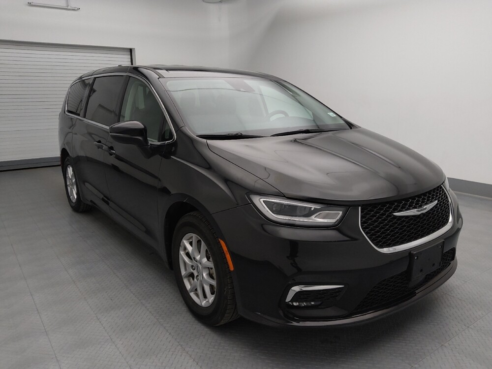 2023 Chrysler Pacifica in Independence, MO 64055 - 18106229 13