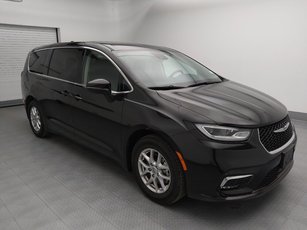 2023 Chrysler Pacifica in Independence, MO 64055 - 18106229 11
