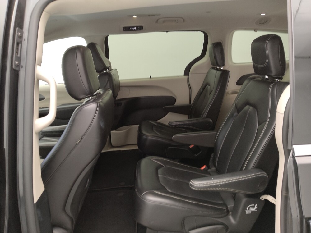 2023 Chrysler Pacifica in Independence, MO 64055 - 18106229 18