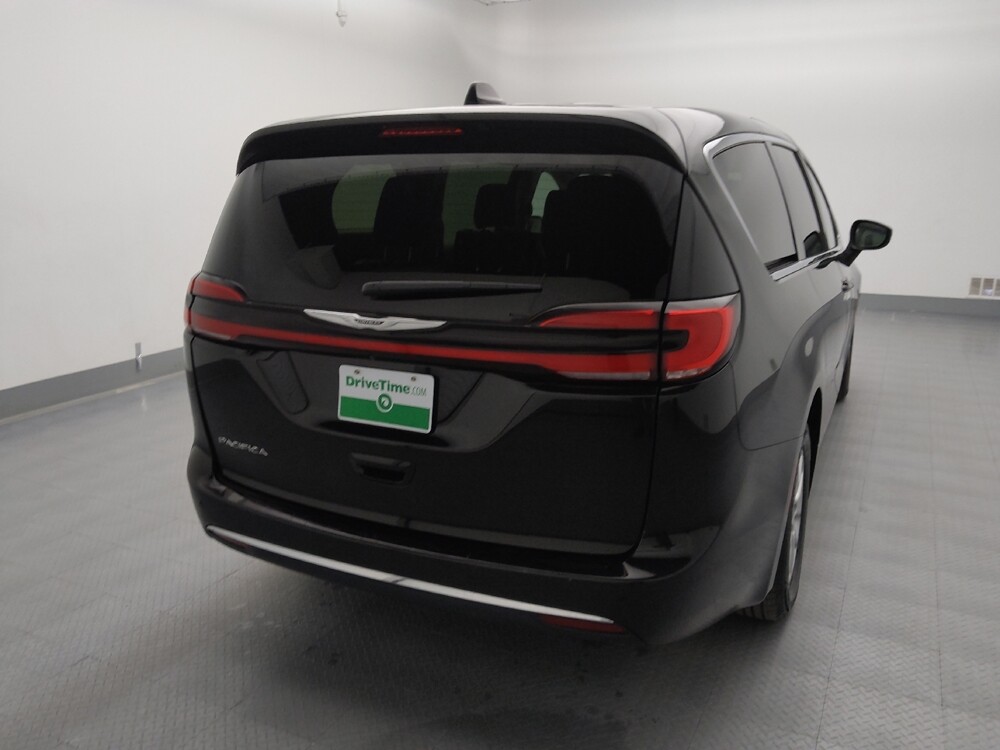 2023 Chrysler Pacifica in Independence, MO 64055 - 18106229 7