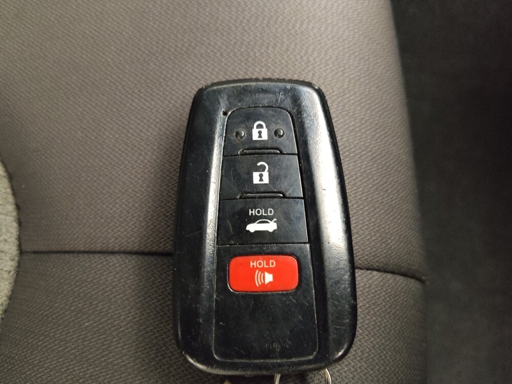 2018 Toyota Camry in Midlothian, IL 60445 - 18106233 32