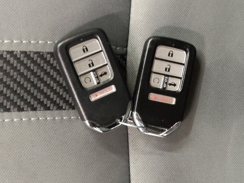 2018 Honda Civic in Fairfield, OH 45014 - 18106250 32