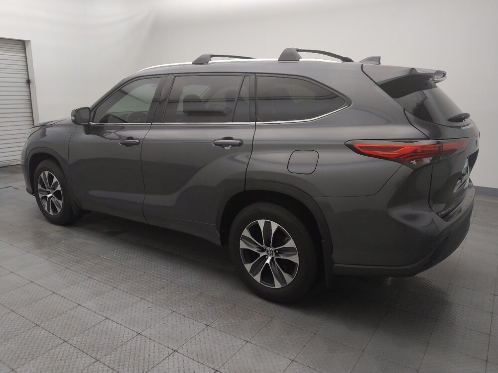 2020 Toyota Highlander in Live Oak, TX 78233 - 18106257 3