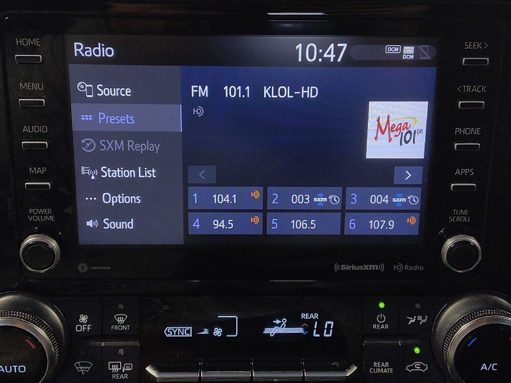 2020 Toyota Highlander in Live Oak, TX 78233 - 18106257 25