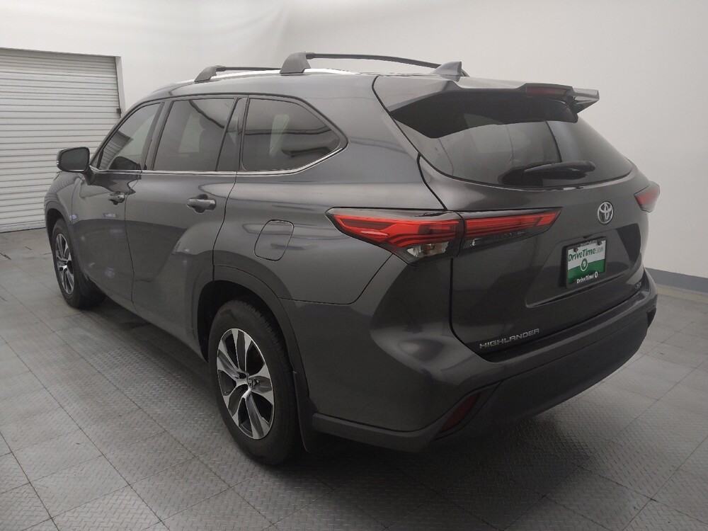 2020 Toyota Highlander in Live Oak, TX 78233 - 18106257 5