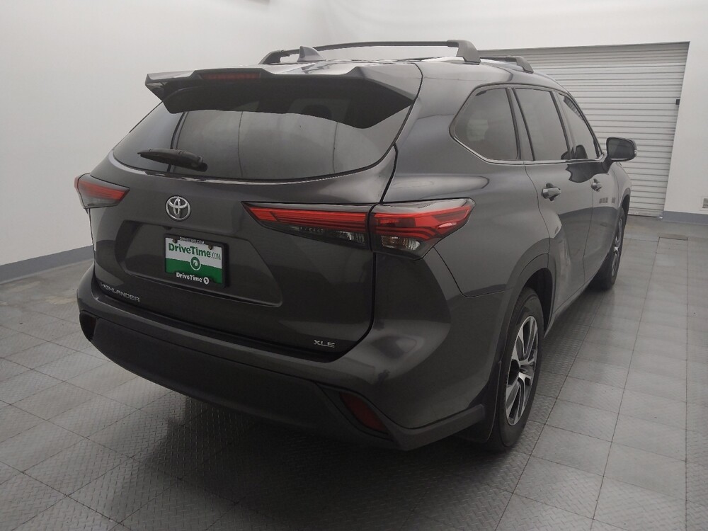 2020 Toyota Highlander in Live Oak, TX 78233 - 18106257 7