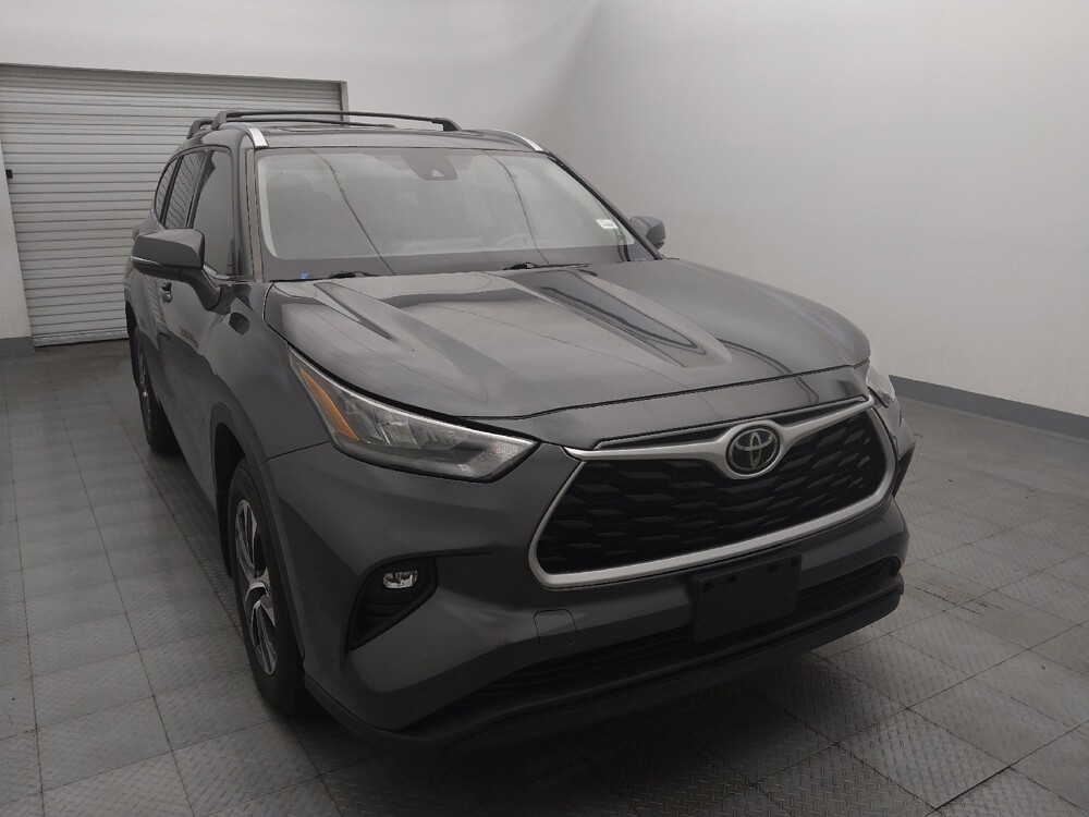2020 Toyota Highlander in Live Oak, TX 78233 - 18106257 14
