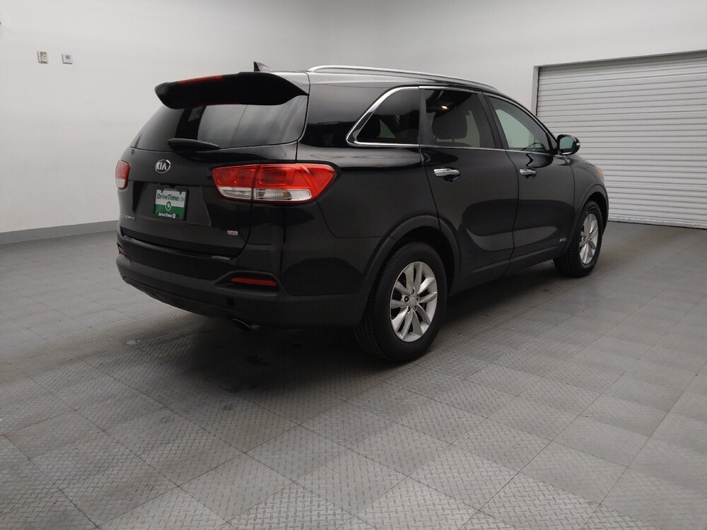 2017 Kia Sorento in Tulsa, OK 74145 - 18106268 9