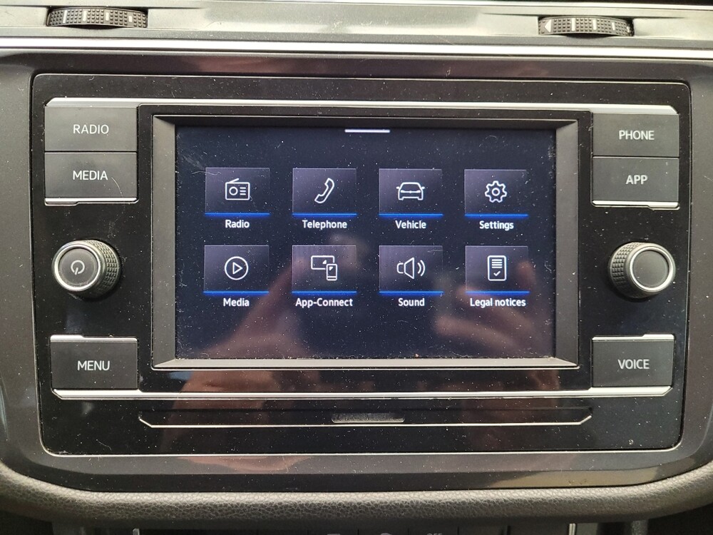 2020 Volkswagen Tiguan in Montclair, CA 91763 - 18106288 25