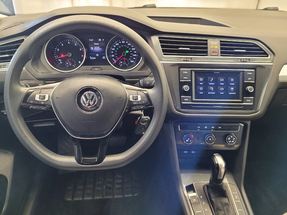 2020 Volkswagen Tiguan in Montclair, CA 91763 - 18106288 22