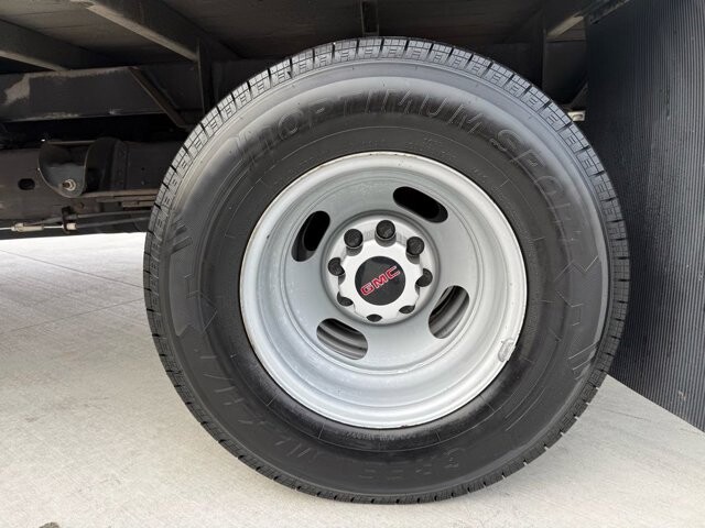 2011 GMC Savana 3500 in Knoxville, TN 37920 - 18106323 18