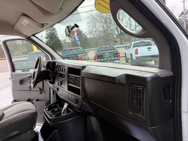 2011 GMC Savana 3500 in Knoxville, TN 37920 - 18106323 11