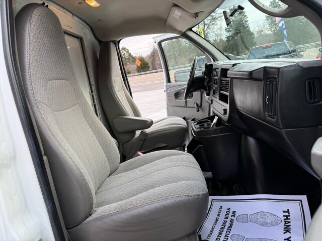 2011 GMC Savana 3500 in Knoxville, TN 37920 - 18106323 12