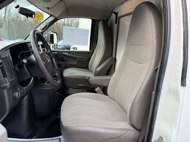 2011 GMC Savana 3500 in Knoxville, TN 37920 - 18106323 10