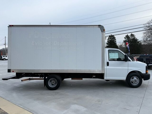 2011 GMC Savana 3500 in Knoxville, TN 37920 - 18106323 4