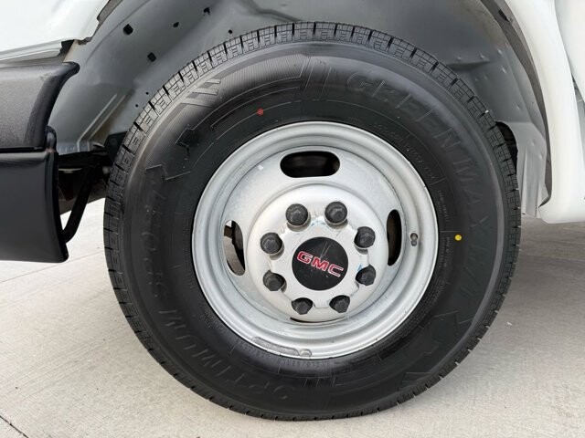 2011 GMC Savana 3500 in Knoxville, TN 37920 - 18106323 17