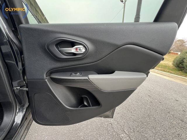 2014 Jeep Cherokee in Decatur, GA 30032 - 18106332 45