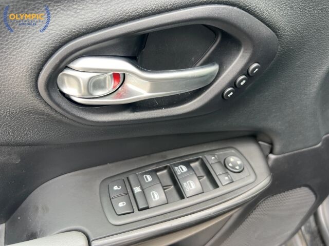 2014 Jeep Cherokee in Decatur, GA 30032 - 18106332 32