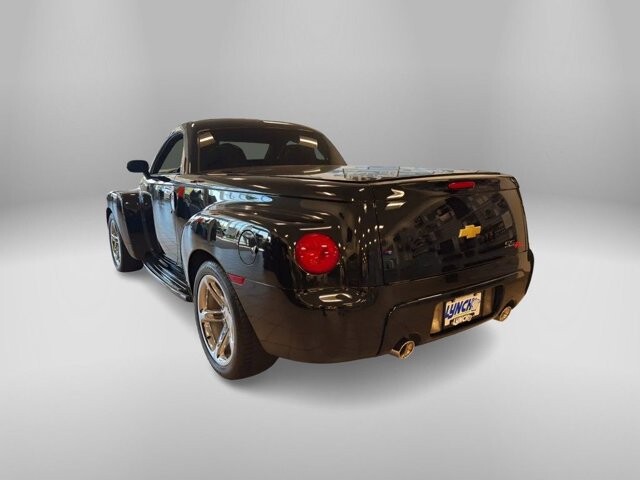 2006 Chevrolet SSR in Burlington, WI 53105 - 18106340 3