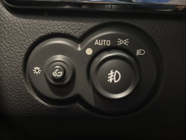 2006 Chevrolet SSR in Burlington, WI 53105 - 18106340 20