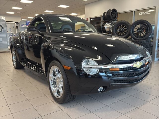 2006 Chevrolet SSR in Burlington, WI 53105 - 18106340 7