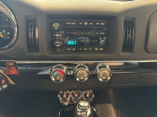 2006 Chevrolet SSR in Burlington, WI 53105 - 18106340 19