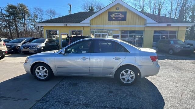 2006 Hyundai Sonata in Greenville, SC 29607 - 18106348 6