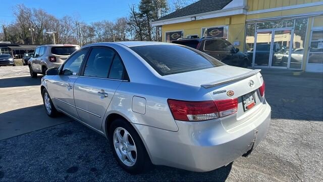2006 Hyundai Sonata in Greenville, SC 29607 - 18106348 5