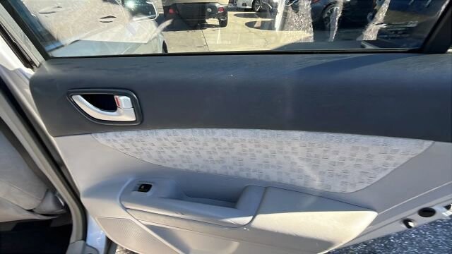 2006 Hyundai Sonata in Greenville, SC 29607 - 18106348 18