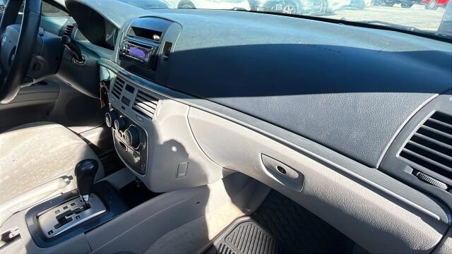 2006 Hyundai Sonata in Greenville, SC 29607 - 18106348 16