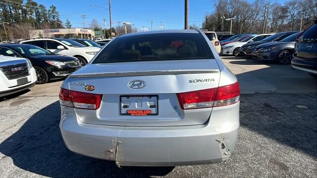 2006 Hyundai Sonata in Greenville, SC 29607 - 18106348 4