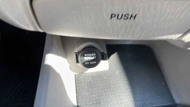 2006 Hyundai Sonata in Greenville, SC 29607 - 18106348 32