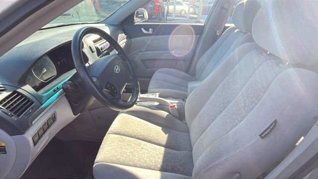 2006 Hyundai Sonata in Greenville, SC 29607 - 18106348 25