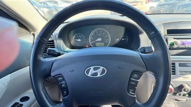 2006 Hyundai Sonata in Greenville, SC 29607 - 18106348 27
