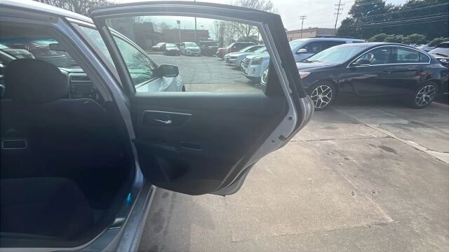 2013 Nissan Altima in Greenville, SC 29607 - 18106350 17