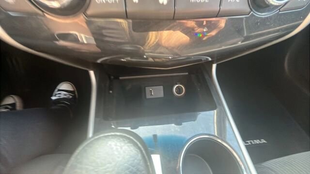 2013 Nissan Altima in Greenville, SC 29607 - 18106350 33