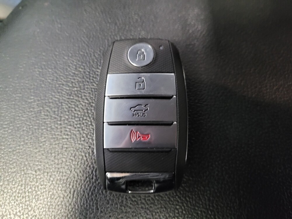 2016 Kia Optima in Downey, CA 90241 - 18106357 32