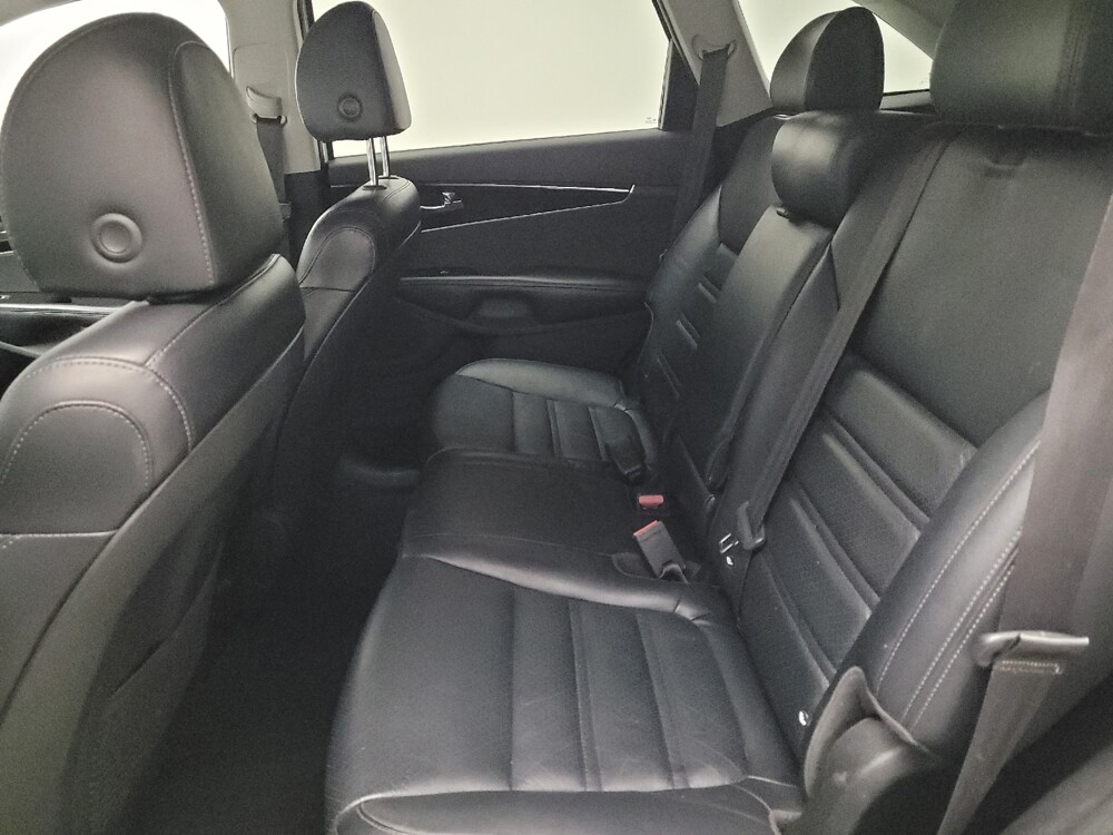 2019 Kia Sorento in Downey, CA 90241 - 18106370 18