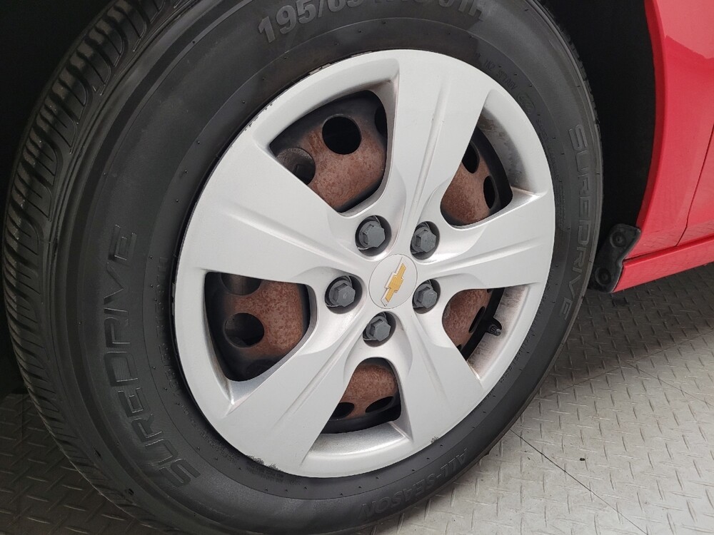 2018 Chevrolet Cruze in Downey, CA 90241 - 18106377 31