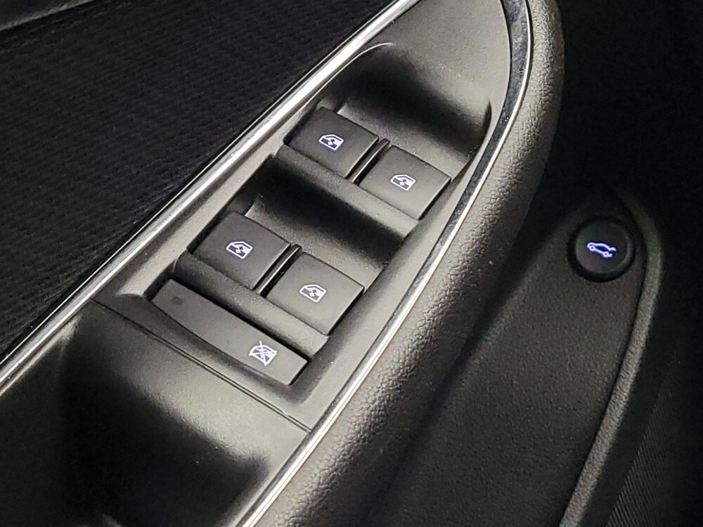 2018 Chevrolet Cruze in Downey, CA 90241 - 18106377 27