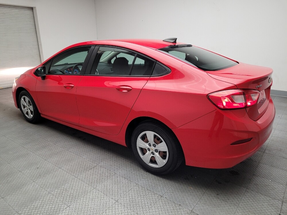 2018 Chevrolet Cruze in Downey, CA 90241 - 18106377 3