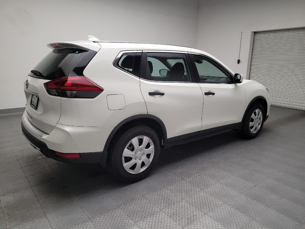 2019 Nissan Rogue in Fresno, CA 93726 - 18106379 10