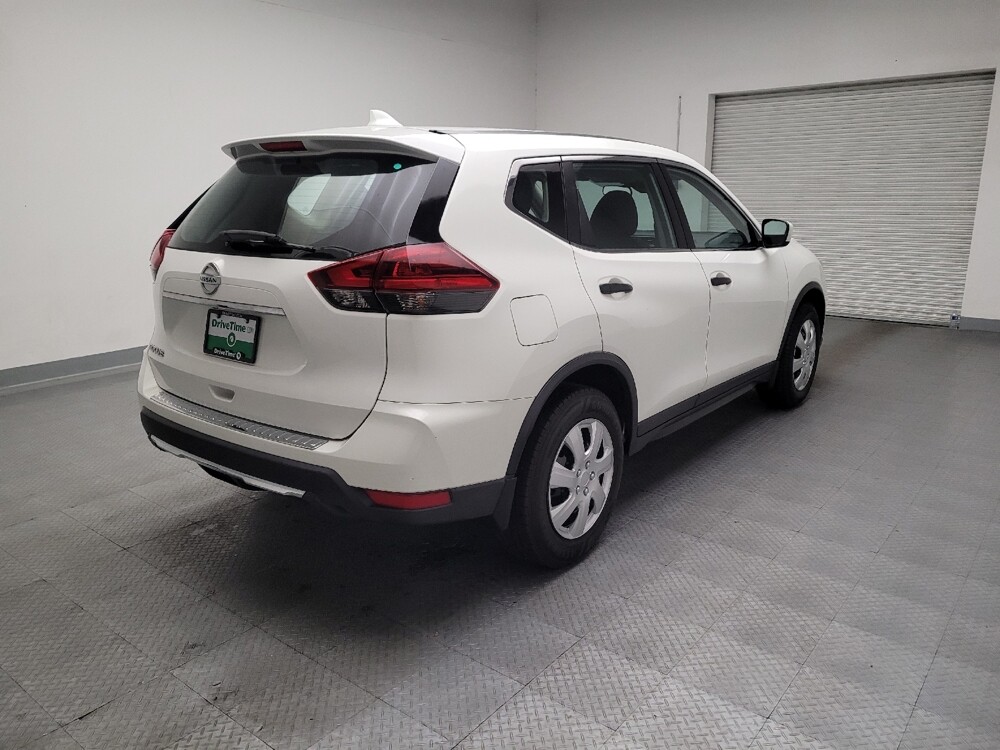 2019 Nissan Rogue in Fresno, CA 93726 - 18106379 9