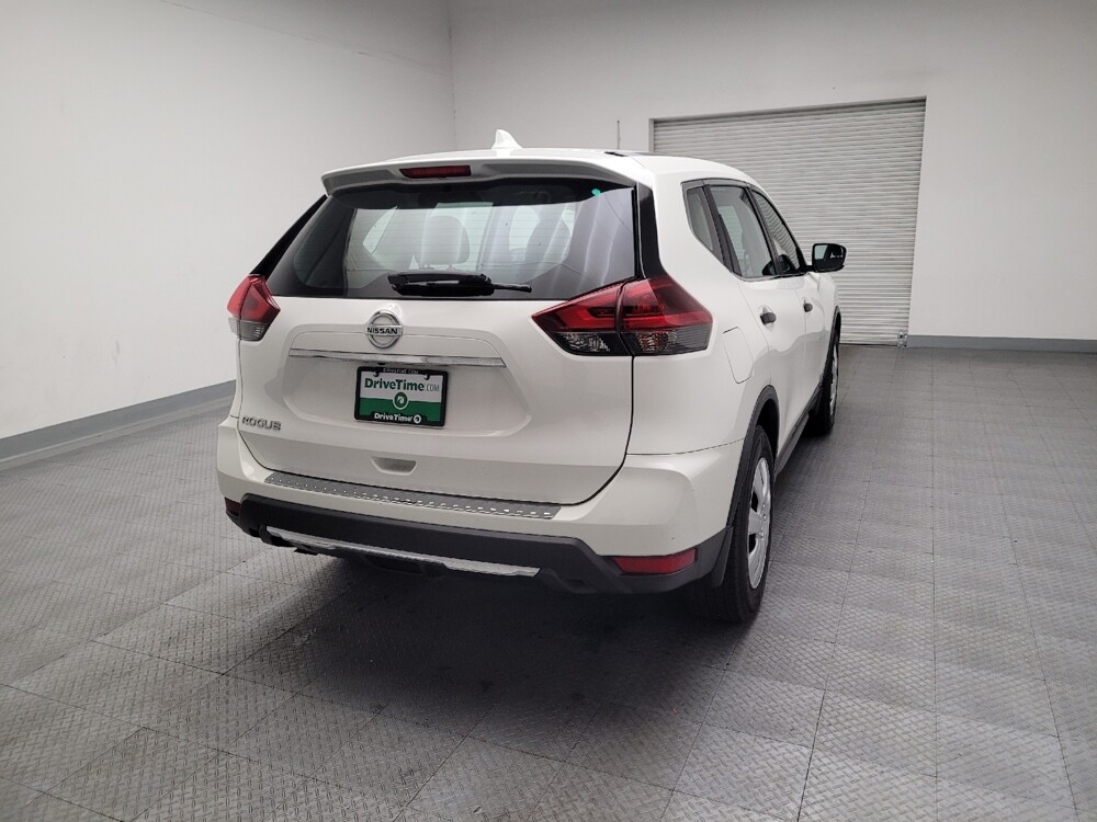 2019 Nissan Rogue in Fresno, CA 93726 - 18106379 7
