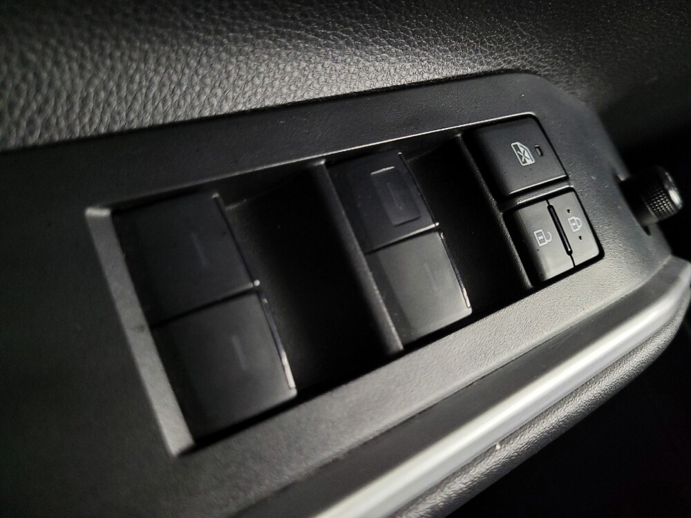 2020 Toyota Highlander in Las Vegas, NV 89102 - 18106426 27