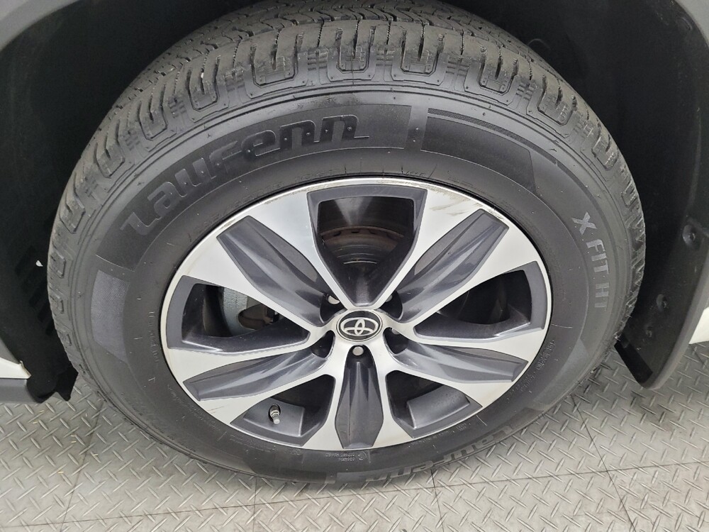 2020 Toyota Highlander in Las Vegas, NV 89102 - 18106426 31